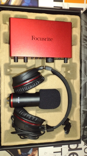 Focusrite - SCARLETT2I2STM4